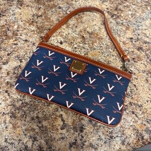 Wristlet for women